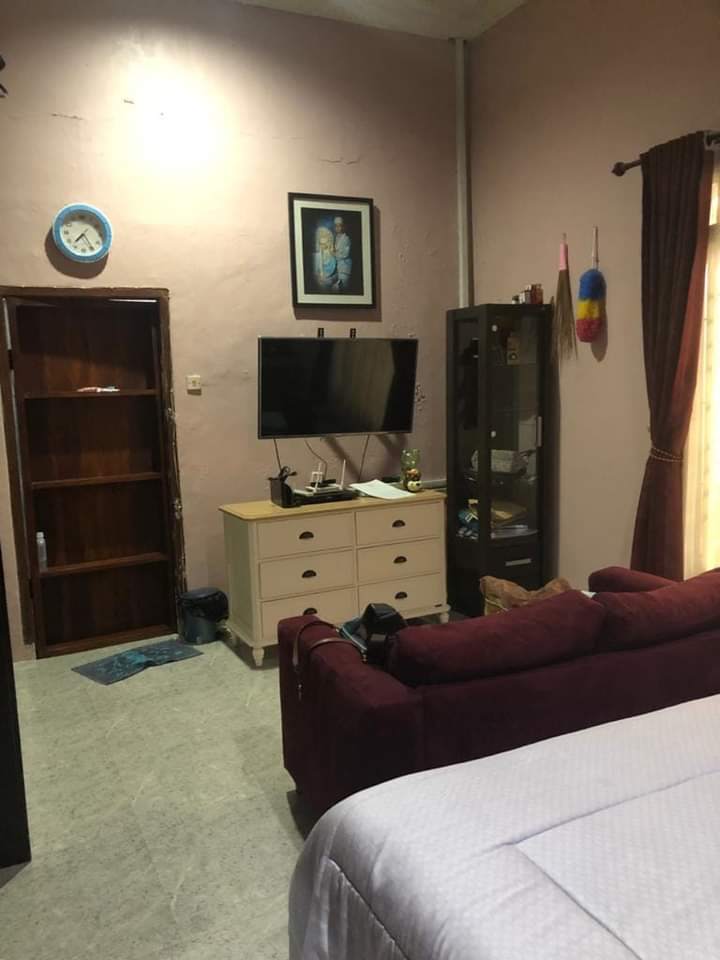 https://rentonesia-files.s3.ap-southeast-1.amazonaws.com/tinggal-production/attachment/202305/24-mp39in--FB_IMG_1684903611733.jpg