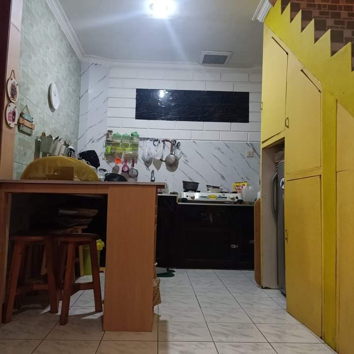 https://rentonesia-files.s3.ap-southeast-1.amazonaws.com/tinggal-production/attachment/202306/21-rb84vf--FB_IMG_1687350071782.jpg