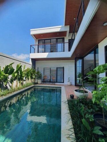 https://rentonesia-files.s3.ap-southeast-1.amazonaws.com/tinggal-production/attachment/202410/29-bxemnk--hanbrighton-cocok-untuk-hunian-ataupun-investasi-villa-baru-2-lt-31-kt-kerobokan-5-375x500.jpg