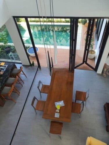 https://rentonesia-files.s3.ap-southeast-1.amazonaws.com/tinggal-production/attachment/202410/29-kehax8--hanbrighton-cocok-untuk-hunian-ataupun-investasi-villa-baru-2-lt-31-kt-kerobokan-4-375x500.jpg