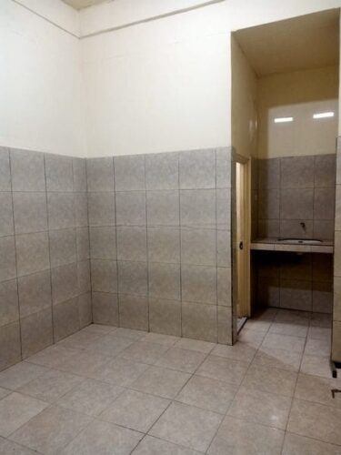 https://rentonesia-files.s3.ap-southeast-1.amazonaws.com/tinggal-production/attachment/202411/03-151a3g--hanbrighton-jual-rumah-eks-hotel-melati-cocok-untuk-rumah-kost-pidada-denpasar-6-375x500.jpg
