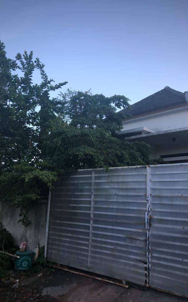 https://rentonesia-files.s3.ap-southeast-1.amazonaws.com/tinggal-production/attachment/202411/07-ulbqqj--hanlisting-jual-rumah-2-kt-dekat-pantai-lebih-serongga-gianyar-1.jpg
