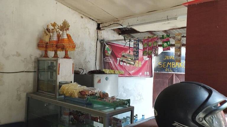 https://rentonesia-files.s3.ap-southeast-1.amazonaws.com/tinggal-production/attachment/202411/10-ldcpzn--hanlisting-jual-rumah-klasik-sanggar-tari-bali-lokasi-poh-gading-jimbaran-3-768x432.jpg