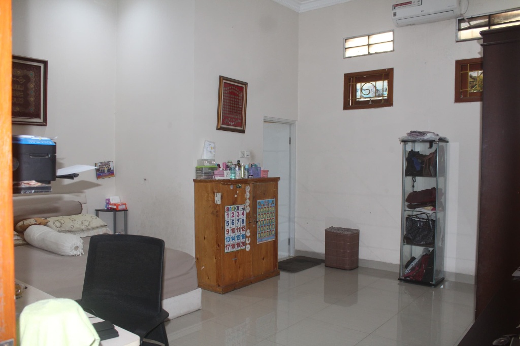 https://rentonesia-files.s3.ap-southeast-1.amazonaws.com/tinggal-production/attachment/202509/30-yg19w7--1000017682.jpg