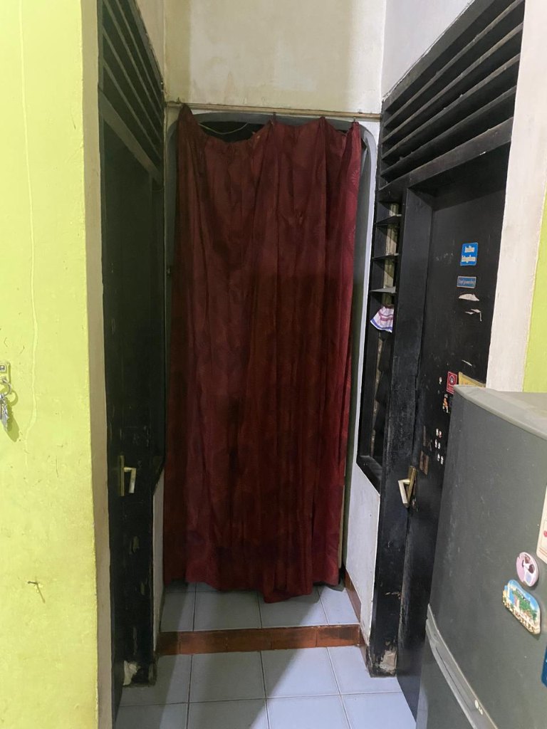 https://rentonesia-files.s3.ap-southeast-1.amazonaws.com/tinggal-production/attachment/202511/05-lt21ln--WhatsApp_Image_2025-10-27_at_12_48_05_3d2516dd.jpg