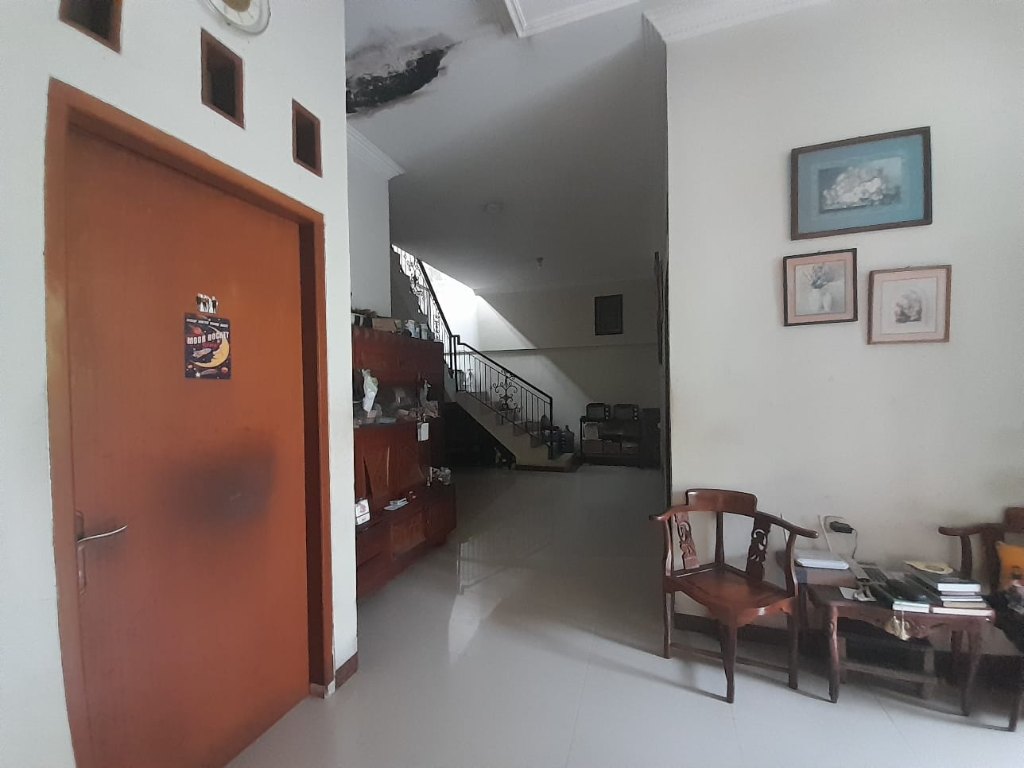 https://rentonesia-files.s3.ap-southeast-1.amazonaws.com/tinggal-production/attachment/202511/26-6bgcu1--WhatsApp_Image_2025-05-31_at_12_01_03_2_.jpeg