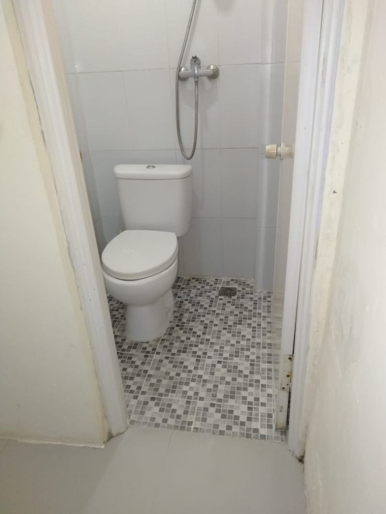 https://rentonesia-files.s3.ap-southeast-1.amazonaws.com/tinggal-production/attachment/202511/26-9dfbob--Jual_rumah_kost_tomang_tinggi_7_.jpeg
