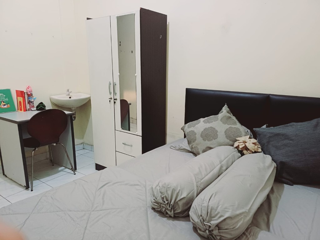 https://rentonesia-files.s3.ap-southeast-1.amazonaws.com/tinggal-production/attachment/202511/27-1v6axs--WhatsApp_Image_2023-09-21_at_10_55_34_1_.jpeg
