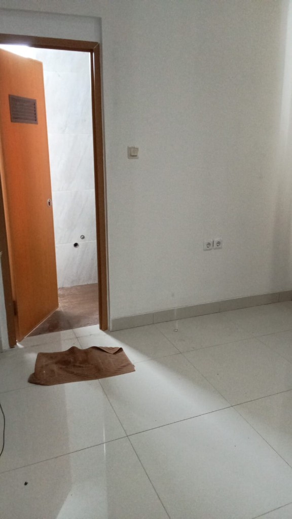 https://rentonesia-files.s3.ap-southeast-1.amazonaws.com/tinggal-production/attachment/202511/27-nnqxu6--WhatsApp_Image_2025-06-25_at_12_50_17_1_.jpeg