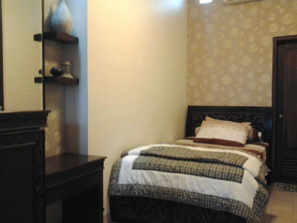 https://rentonesia-files.s3.ap-southeast-1.amazonaws.com/tinggal-production/attachment/202511/28-t35g4n--PANDEGA-KAMAR-TIDUR-3-21.jpg