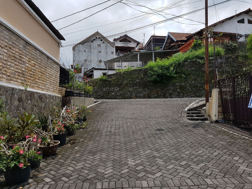 https://rentonesia-files.s3.ap-southeast-1.amazonaws.com/tinggal-production/attachment/202511/28-xd07n5--RMH-TMPMS-10.jpg