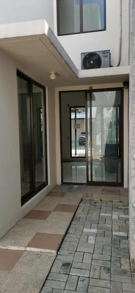 https://rentonesia-files.s3.ap-southeast-1.amazonaws.com/tinggal-production/attachment/202512/08-hm5wpp--WhatsApp_Image_2025-12-08_at_13_52_50.jpeg