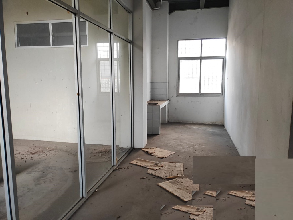 https://rentonesia-files.s3.ap-southeast-1.amazonaws.com/tinggal-production/attachment/202512/19-mz6kxx--WhatsApp_Image_2025-10-01_at_12_22_01_2_.jpeg