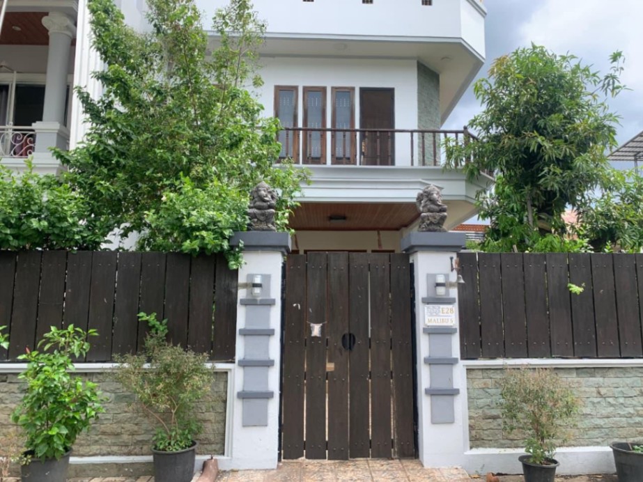 https://rentonesia-files.s3.ap-southeast-1.amazonaws.com/tinggal-production/attachment/202606/05-g7hty8--WhatsApp_Image_2026-06-04_at_14_57_57_1_.jpeg