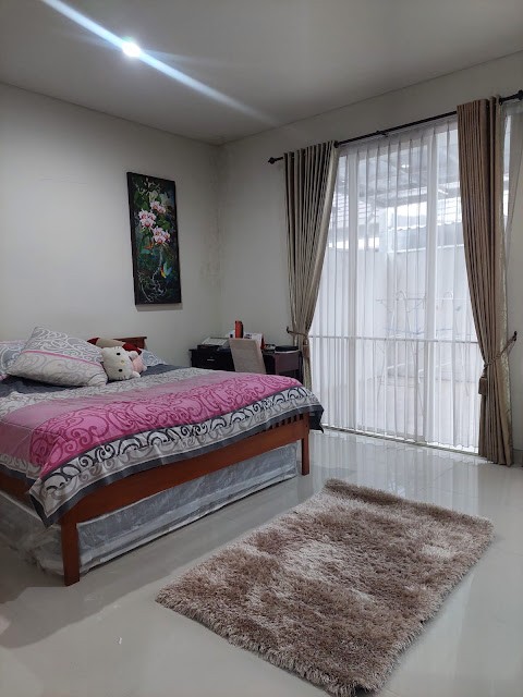 https://rentonesia-files.s3.ap-southeast-1.amazonaws.com/tinggal-production/attachment/202610/20-s8zixq--WhatsApp_Image_2023-07-06_at_20_18_03.jpg