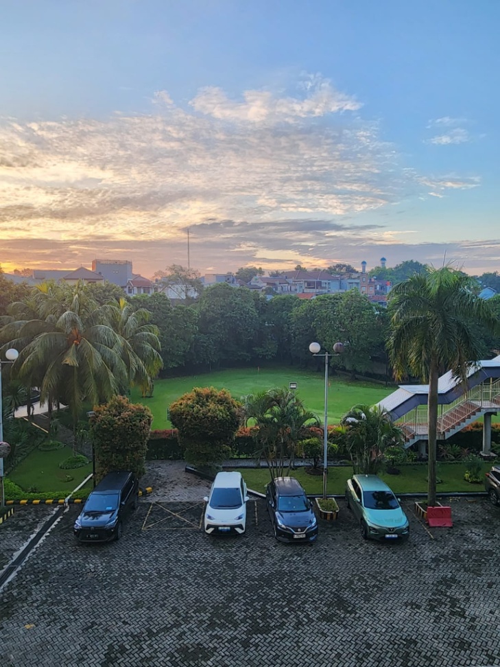 https://rentonesia-files.s3.ap-southeast-1.amazonaws.com/tinggal-production/attachment/202610/21-nu12a4--WhatsApp_Image_2026-09-27_at_1_27_35_PM.jpeg